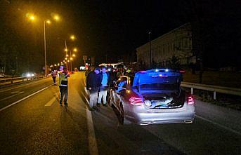 Polisin dur ihtarına uymayan sürücüye 12 bin 500 lira para cezası