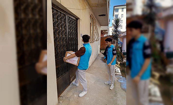 Ordu'da üniversite öğrencileri ihtiyaç sahiplerine ramazan kolisi dağıttı