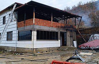 Osmancık'ta evde çıkan yangını itfaiye ekipleri söndürdü