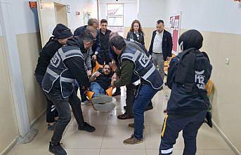 Bafra’da epilepsi krizi geçiren sandık görevlisi hastaneye kaldırıldı