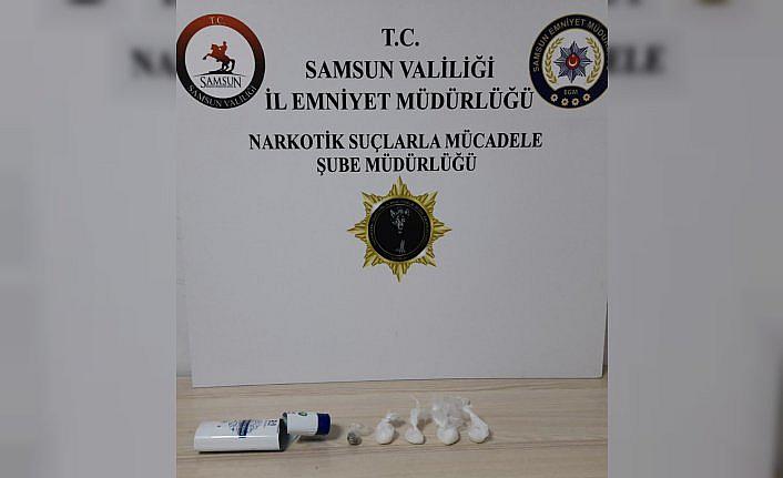 Samsun'da havalimanında valizdeki şampuan kutusuna gizlenen uyuşturucu ele geçirildi