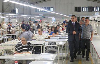 Kaymakam Güldoğan, fabrika ziyaretlerinde bulundu