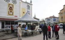 Tokat Belediyesi deprem bölgesinde vatandaşlara çorba dağıttı