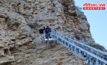 Çorum'da kayalıklarda mahsur kalan 4 keçiyi itfaiye kurtardı