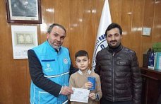 Samsun'da 11 yaşındaki çocuk, tablet almak için biriktirdiği parayı depremzedelere bağışladı