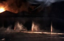ÇORUM - Köy pazarında çıkan yangın, 8 iş yerinde hasara neden oldu