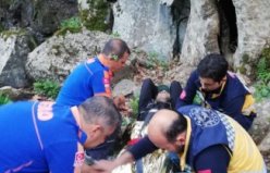 OSMANİYE - Kayalıklardan düşerek ayağını kıran vatandaş AFAD ekiplerince kurtarıldı