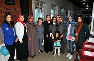 Irak ve Afgan kadınlar, el emeği ürünleri sergiledi