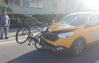 Samsun'da taksinin çarptığı bisikletli öldü