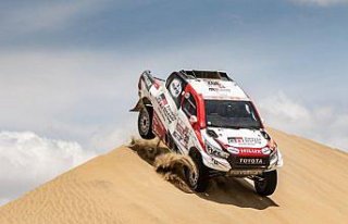 Toyota, Dakar Rallisi'nde tarihi bir zafere daha imza...
