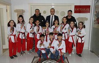 Başarılı sporculardan Kaymakam Ahmet Adanur'a ziyaret
