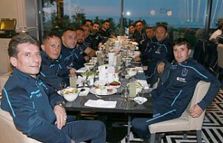 Trabzonsporlu futbolcular, iftar yemeğinde bir araya...