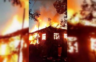 Bartın'da ev yangını