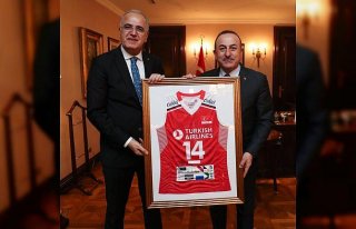 Türkiye Voleybol Federasyonu Başkanı Üstündağ'dan...