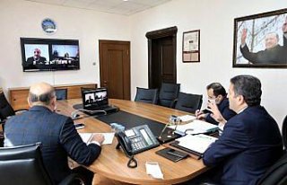 Başkan Eroğlu, birim müdürleri ile telekonferans...