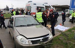 Düzce'de ambulansla otomobil çarpıştı: 1 ölü,...