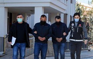 Amasya'da uyuşturucu operasyonunda yakalanan 2 şüpheli...