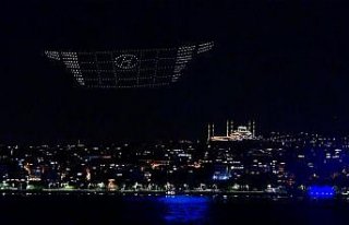 Hyundai Tucson, İstanbul Boğazı'ndaki ışık gösterisiyle...