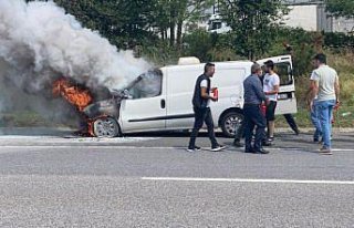 Anadolu Otoyolu'nda yanan hafif ticari araç kullanılamaz...