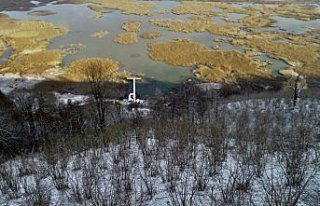Efteni Gölü Kuş Cenneti'nde kar manzarası havadan...