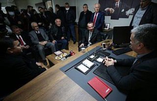 Bolu Belediye Başkanı Özcan, Düzce'de basın mensuplarına...