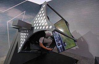 360 derece uçuş simülatörü TEKNOFEST ziyaretçilerinin...