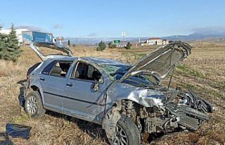 Amasya'da otomobil ile pikabın çarpıştığı kazada...
