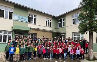Artvin Hopaspor'dan ilkokul öğrencilerine ziyaret