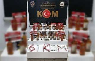 Trabzon'da gümrük kaçağı alkol ve sigara...
