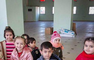 Kastamonu'da köy çocukları, deprem bölgesine...