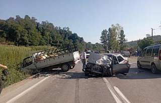 Ordu'da otomobil ile kamyonet çarpıştı 1 kişi...
