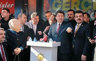 Adalet Bakanı Tunç, Zonguldak'ta seçim irtibat...