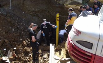 Giresun'da kayan toprağın altında kalan işçi kurtarıldı