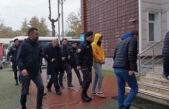 Samsun'da uyuşturucu operasyonunda yakalanan 7 zanlı adliyede