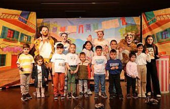 Akçaabat Çocuk Tiyatroları Şenliği sürüyor