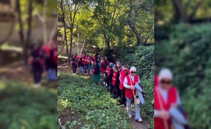 Karabük'te Türk Kızılay üyeleri sağlıklı yaşama dikkati çekmek için yürüdü