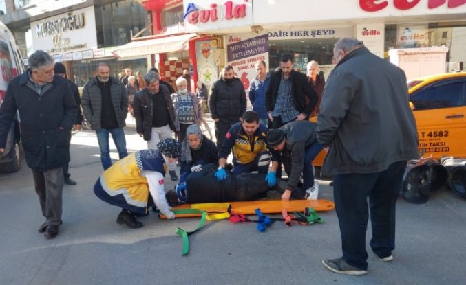 Samsun'da hafif ticari araçla çarpışan motosikletin sürücüsü yaralandı