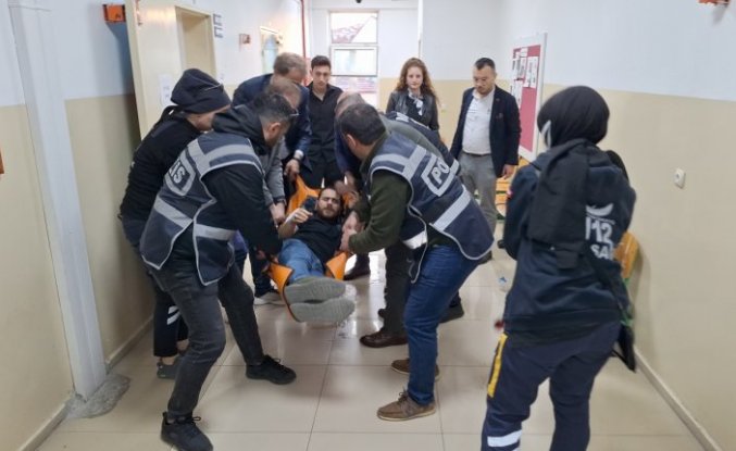 Bafra’da epilepsi krizi geçiren sandık görevlisi hastaneye kaldırıldı
