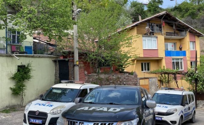 Karabük'te heyelan yaşanan bölgedeki 4 ev tahliye edildi