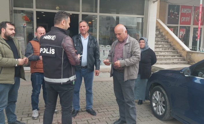 Samsun'da polis narkotik konularda vatandaşları bilgilendirdi