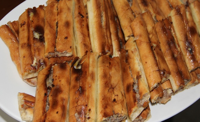 MEŞHUR BAFRA PİDESİNE KADIN ELİ DEĞDİ