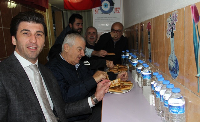 MEŞHUR BAFRA PİDESİNE KADIN ELİ DEĞDİ