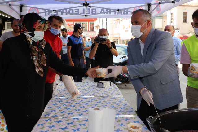 BAŞKAN KILIÇ'TAN AŞURE İKRAMI