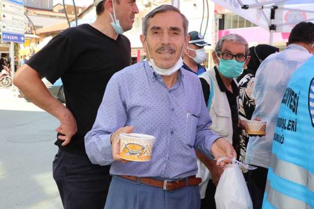 BAŞKAN KILIÇ'TAN AŞURE İKRAMI