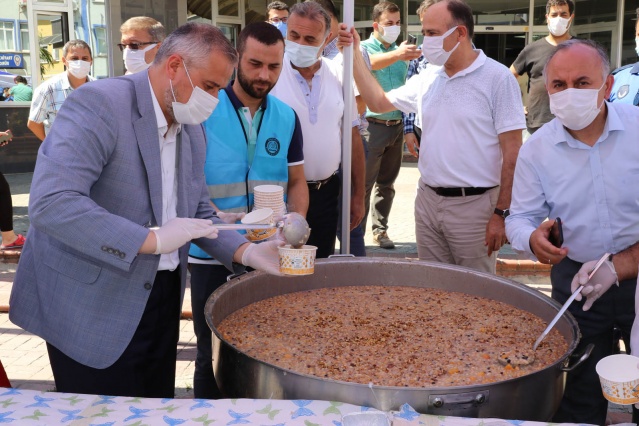 BAŞKAN KILIÇ'TAN AŞURE İKRAMI