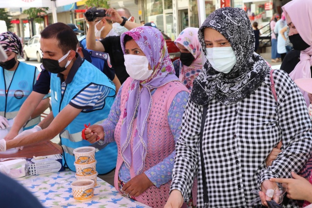 BAŞKAN KILIÇ'TAN AŞURE İKRAMI