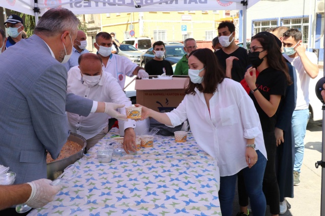 BAŞKAN KILIÇ'TAN AŞURE İKRAMI