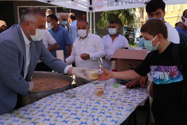 BAŞKAN KILIÇ'TAN AŞURE İKRAMI