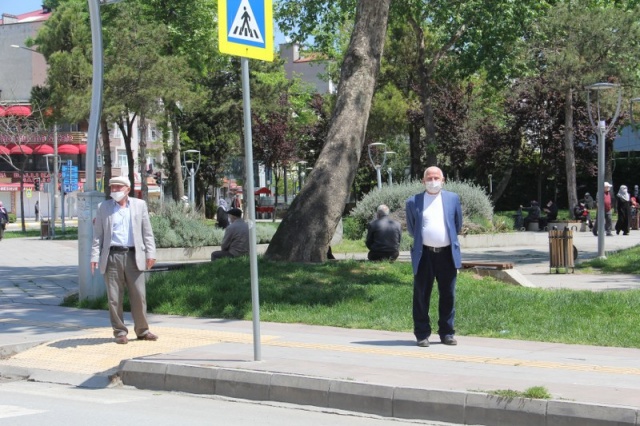 Uzun Aradan Sonra Sokağa Çıktılar