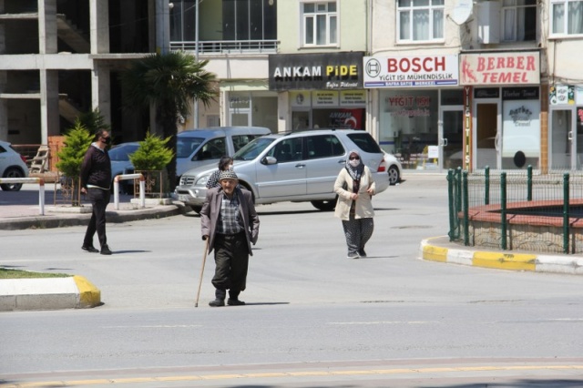 Uzun Aradan Sonra Sokağa Çıktılar